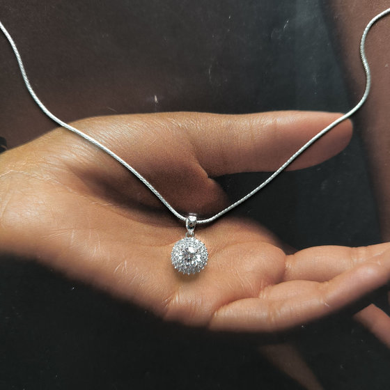 Серебряная подвеска с фианитами