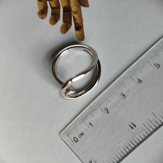 Серебряное кольцо с фианитами