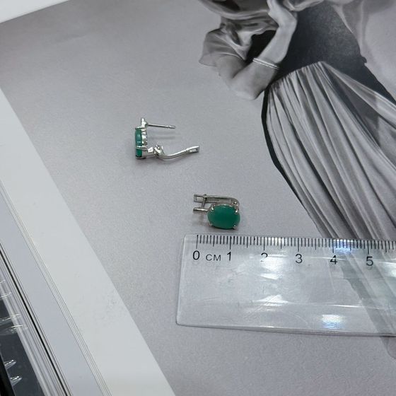 Серебряные серьги с изумрудом 4.808ct