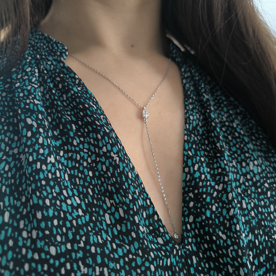 Серебряное колье с фианитами