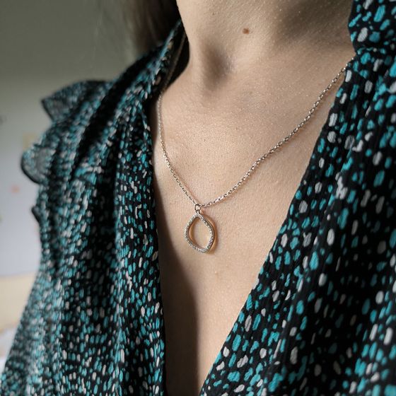 Серебряное колье с фианитами