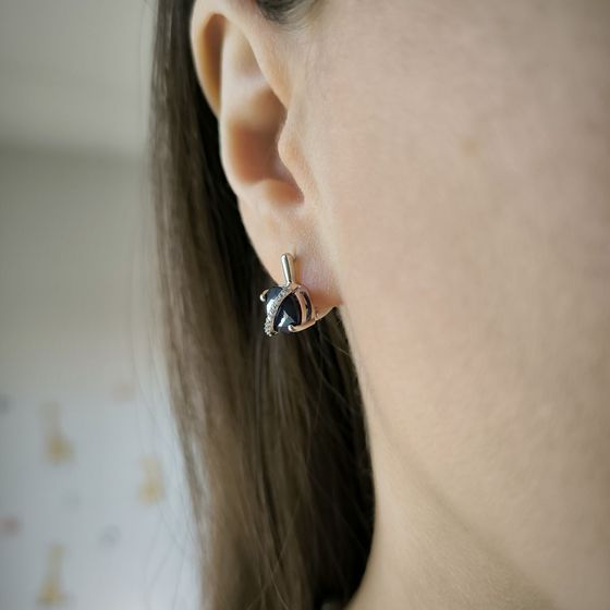 Серебряные серьги с сапфиром 5.581ct, фианитами