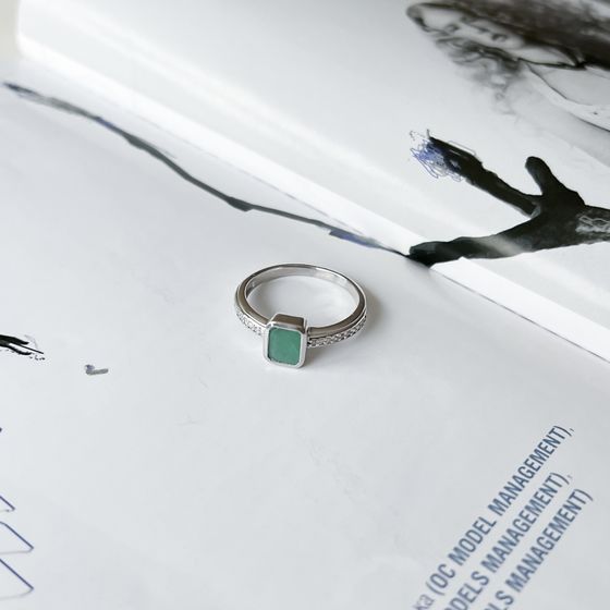 Серебряное кольцо с изумрудом 1.12ct