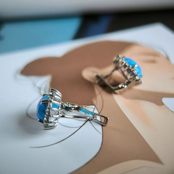 Серебряные серьги с опалом