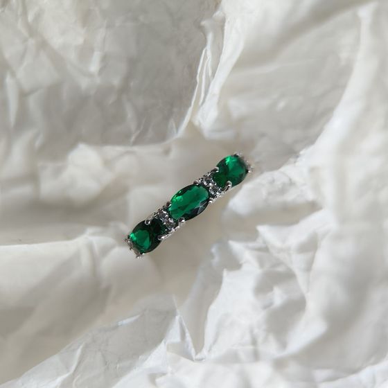 Серебряное кольцо с изумрудом nano