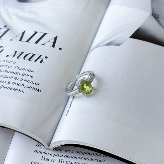 Серебряное кольцо с хризолітом 2.452ct