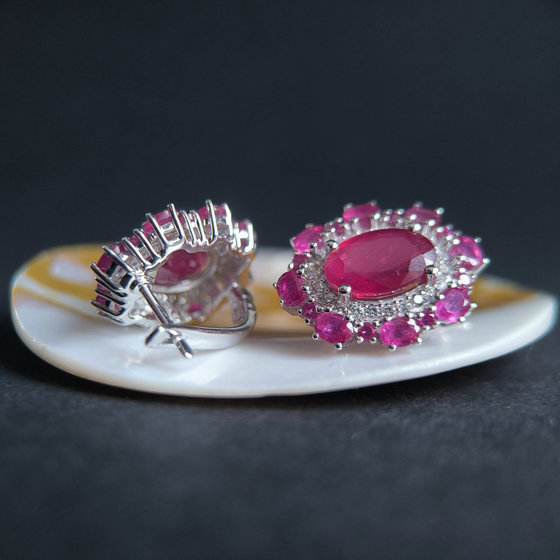 Серебряные серьги с рубином 14.72ct, фианитами