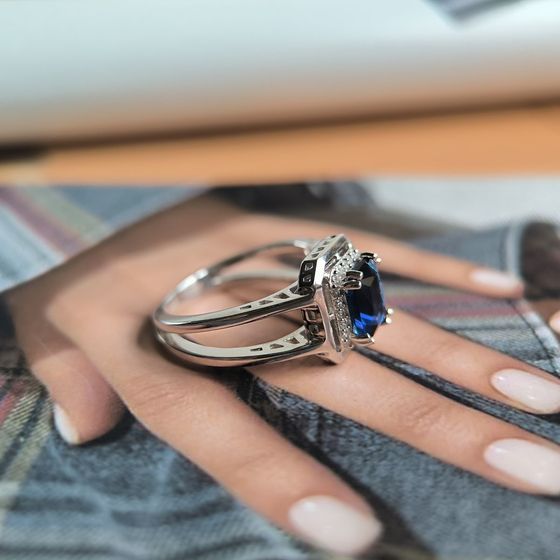 Серебряное кольцо с сапфиром nano 1.342ct, фианитами