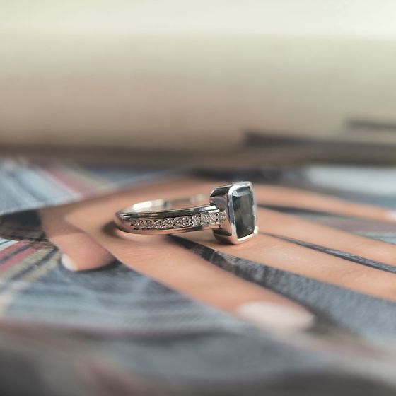 Серебряное кольцо с топазом Лондон Блю 1.053ct