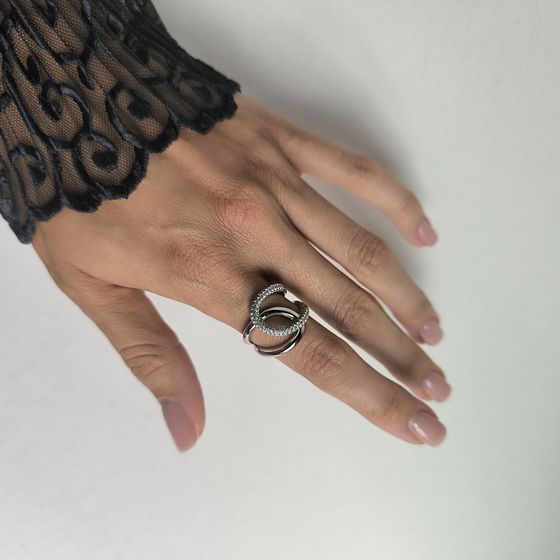 Серебряное кольцо с фианитами