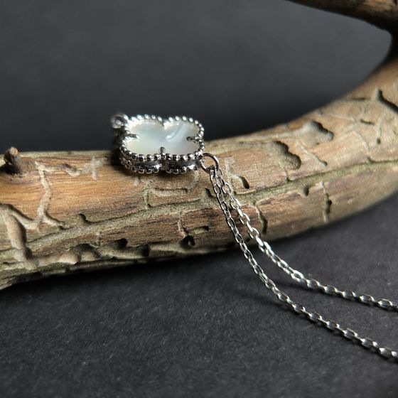 Серебряный браслет с перламутром