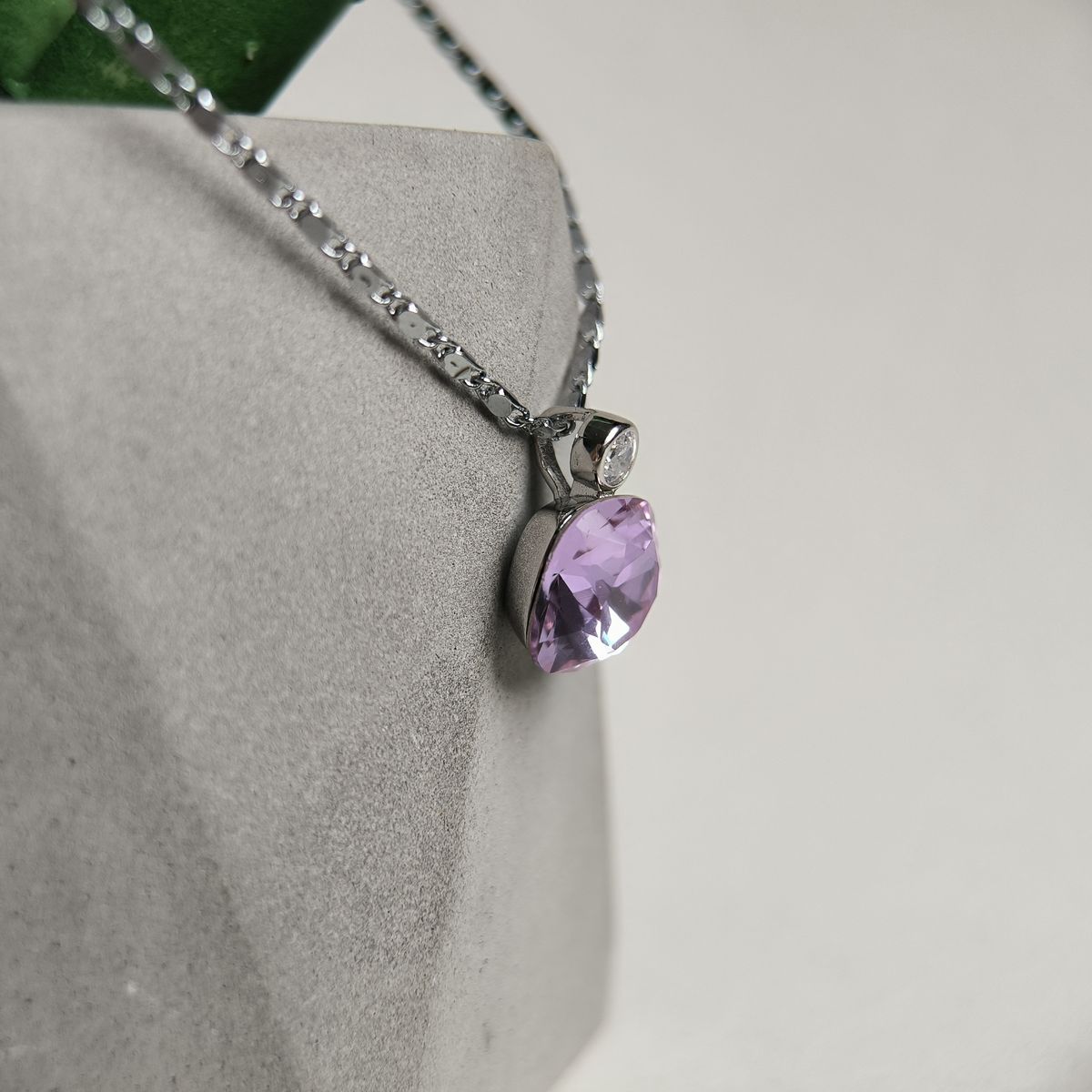 Серебряная подвеска с фианитами