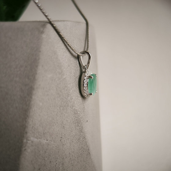 Серебряная подвеска с изумрудом 1.373ct