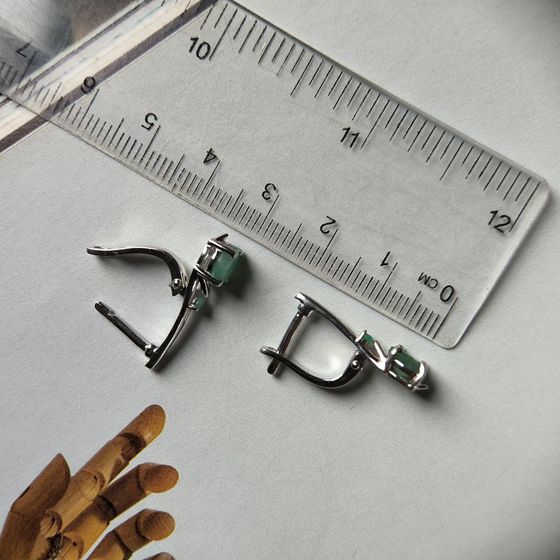 Серебряные серьги с изумрудом 1.632ct