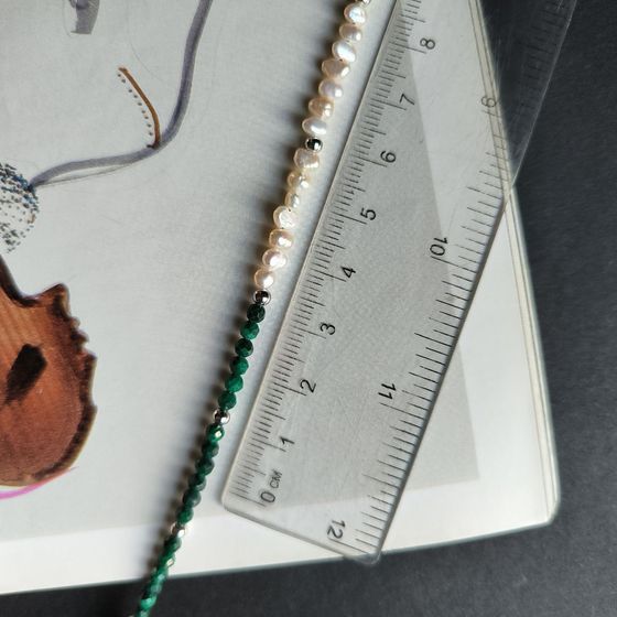 Серебряное колье с жемчугом барочным, зеленим жадеїдом