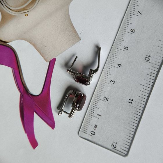 Серебряные серьги с гранатом nano, фианитами