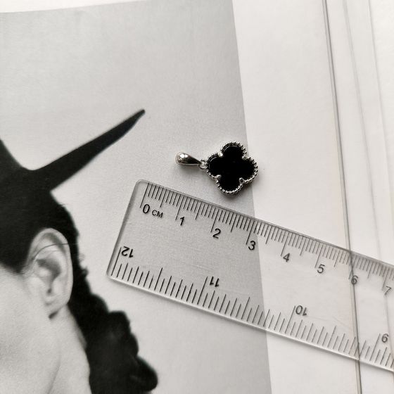 Серебряная подвеска с ониксом