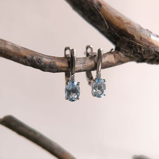 Серебряные серьги с топазом 1.874ct, фианитами