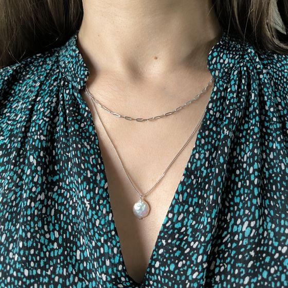 Серебряное колье с жемчугом барочным