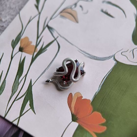 Серебряная подвеска с гранатом 6.142ct