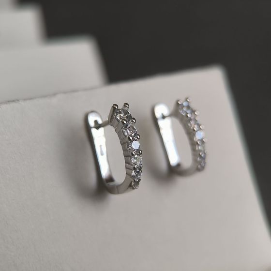 Серебряные серьги с фианитами