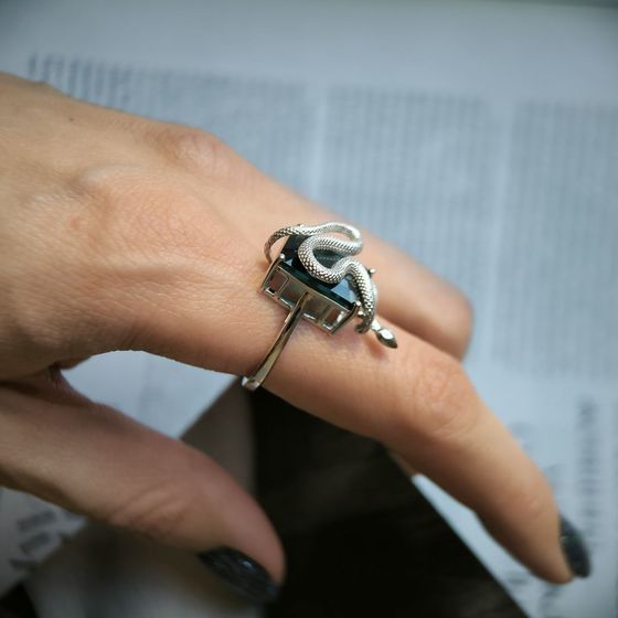Серебряное кольцо с топазом Лондон Блю 5.715ct