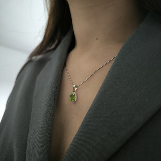 Серебряная подвеска с хризолітом 1.259ct, фианитами