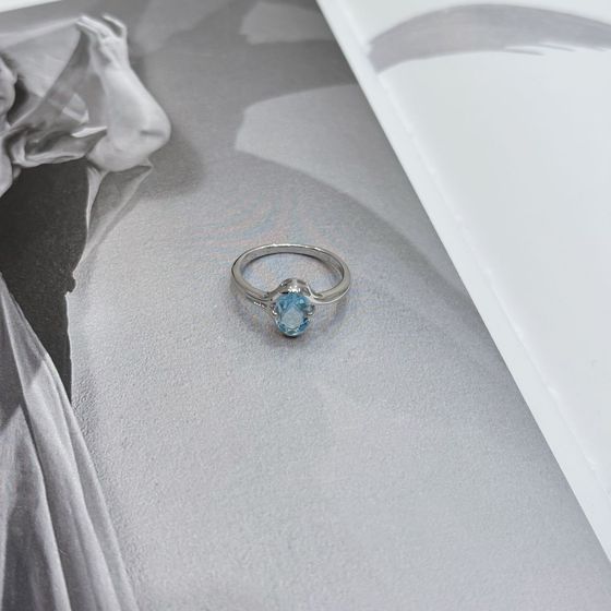 Серебряное кольцо с топазом 1.5ct