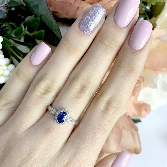 Серебряное кольцо с сапфиром