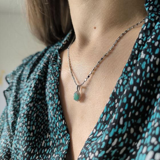 Серебряная подвеска с изумрудом, фианитами