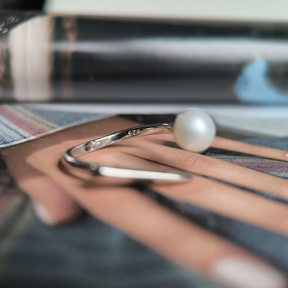 Серебряное кольцо с жемчугом