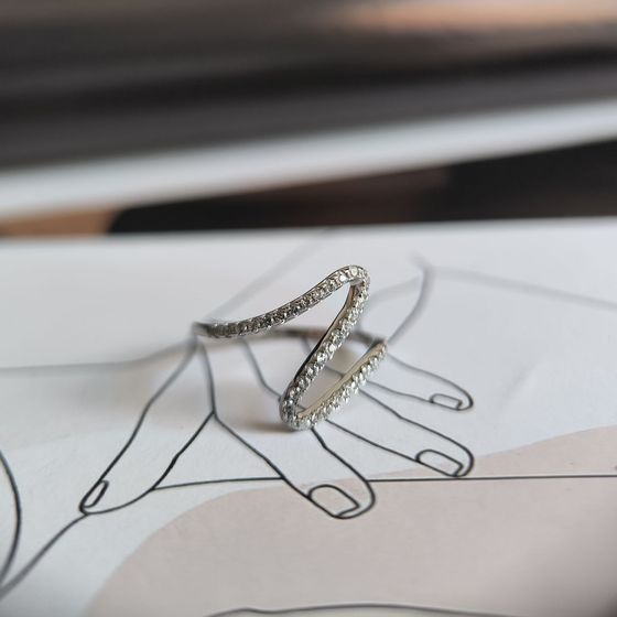 Серебряное кольцо с фианитами