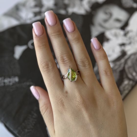Серебряное кольцо с хризолітом 4.933ct