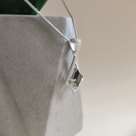 Серебряная подвеска с раухтопазом (дымчатым кварцем) 1.526ct