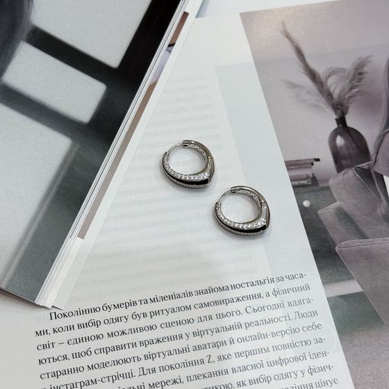 Серебряные серьги с фианитами, емаллю Серебряные серьги с фианитами, емаллю