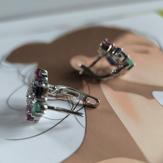 Серебряные серьги с сапфиром 3.567ct, рубином, изумрудом