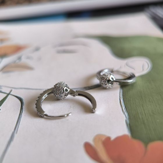 Серебряные серьги с фианитами