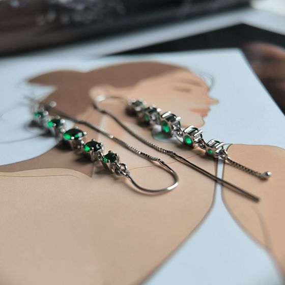 Серебряные серьги с изумрудом nano 1.871ct