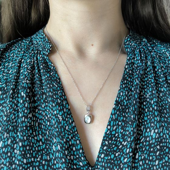 Серебряное колье с перламутром