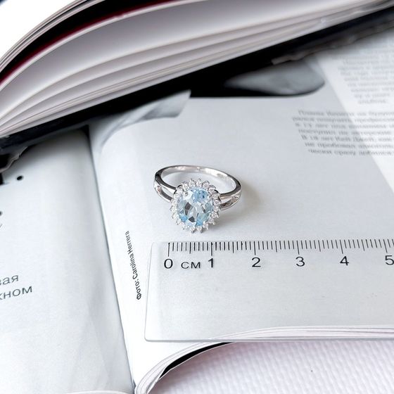 Серебряное кольцо с топазом 3.265ct, фианитами