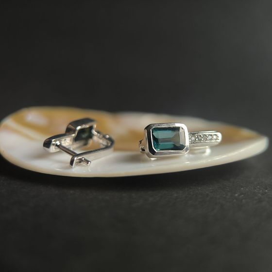 Серебряные серьги с топазом Лондон Блю 2.022ct