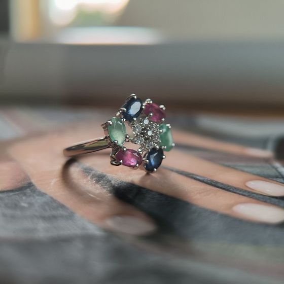 Серебряное кольцо с сапфиром, рубином, изумрудом
