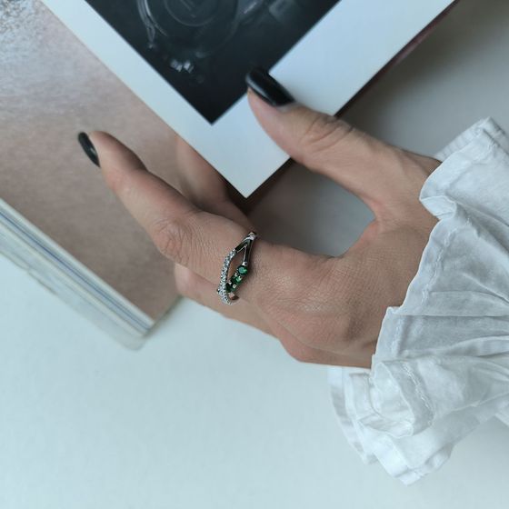 Серебряное кольцо с изумрудом nano 0.842ct