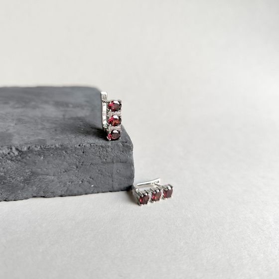 Серебряные серьги с гранатом 2.751ct