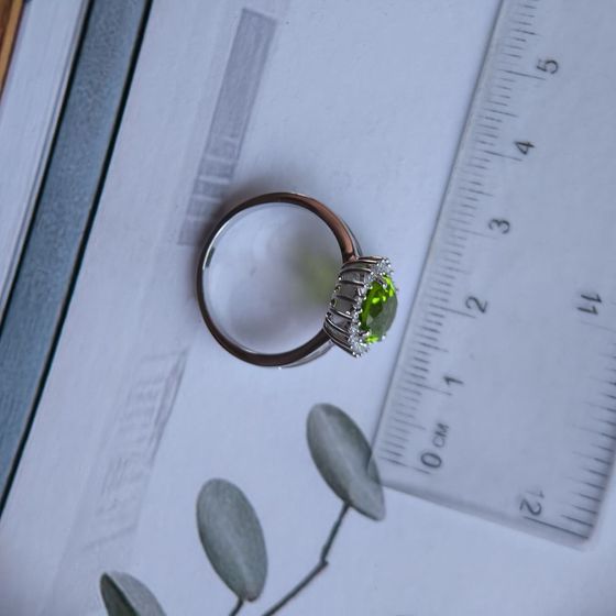 Серебряное кольцо с хризолітом 5.4ct