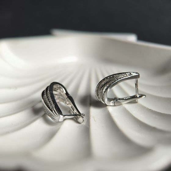 Серебряные серьги с фианитами