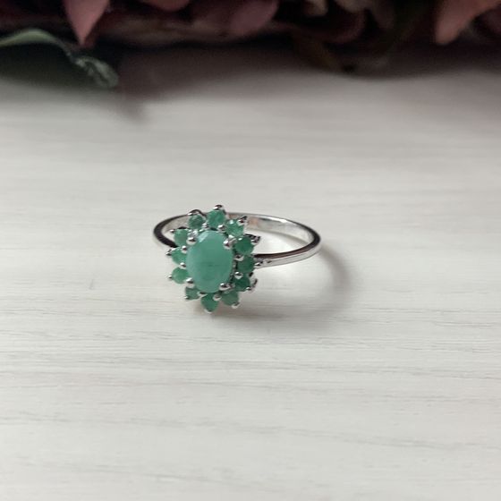 Серебряное кольцо с изумрудом 3.859ct