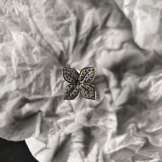 Серебряное кольцо с фианитами