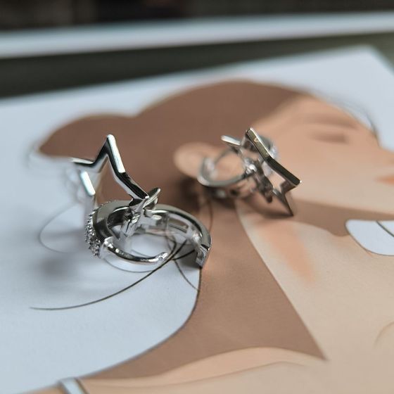 Серебряные серьги с фианитами Серебряные серьги с фианитами