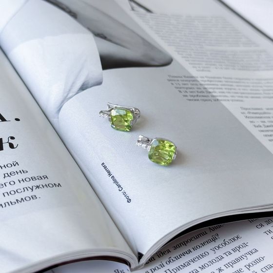 Серебряные серьги с хризолітом 6.489ct